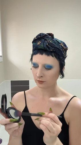 I AM obsessed with it 🥰  @blackmooncosmetics Moonlighter in Jellyfish! 🪼 
‘
‘
‘
‘
‘
‘
#makeup #makeupartist #altmakeup #alt #...