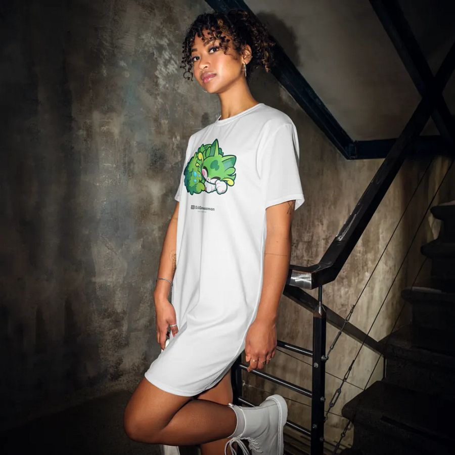 Sleeping Chloe • T-shirt Dress (White) product image (6)