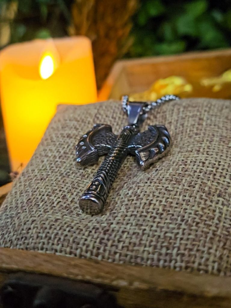 The Armored Kingdom Battleforged Axe of the Ancients Necklace product image (3)