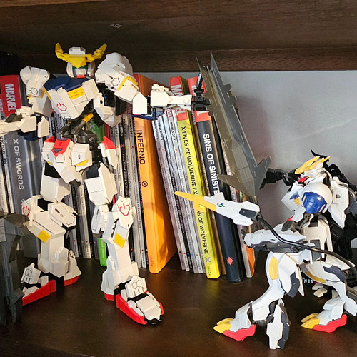 I am..... SO incredibly satisfied by this Barbatos set. Lol. He's....WAY taller than I thought he'd be. Lol. Poses are limite...