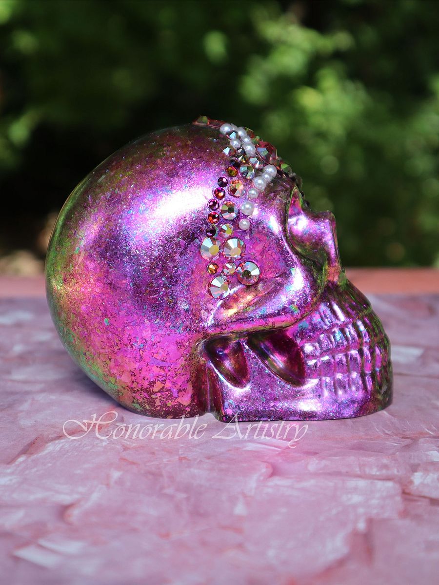 Colorshift Pink-Green Rhinestone Resin Skull product image (4)