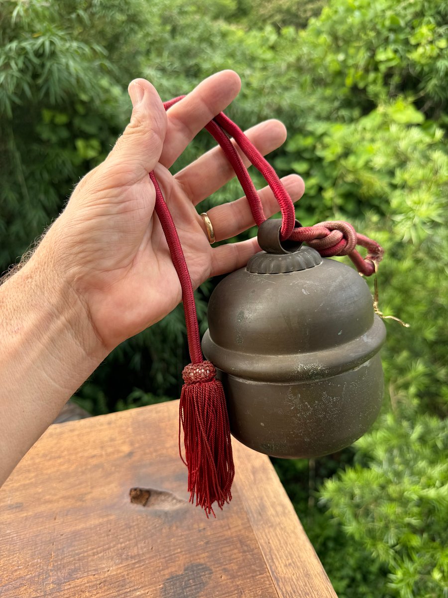 🎎 Antique Japanese Shinto Shrine Suzu Bell with Red Cord and Tassel – Japan Antique Roadshow product image (8)