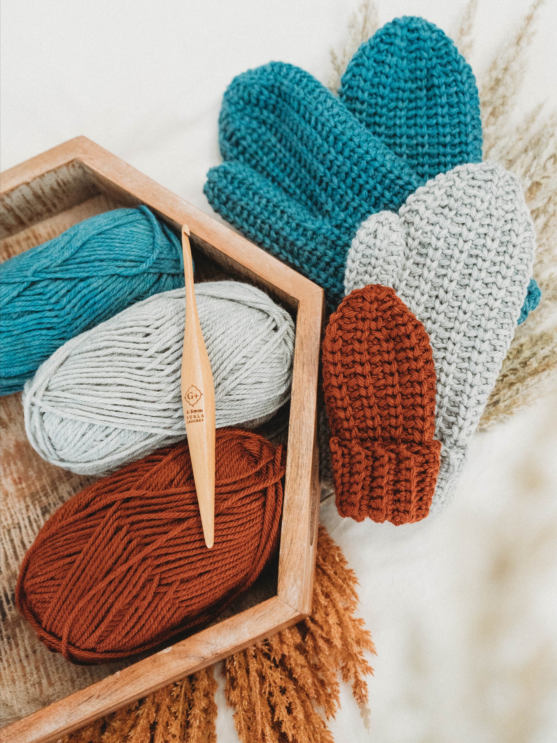 How to Crochet Mittens - Knit Purl look (9 Sizes) product image (5)