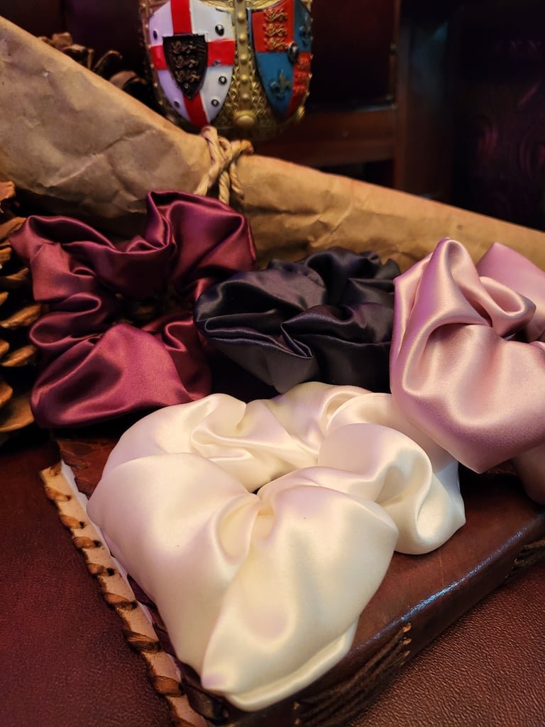 The Armored Kingdom Maiden's Tie Mulberry Silk Scrunchies (4 in a Pack) product image (6)