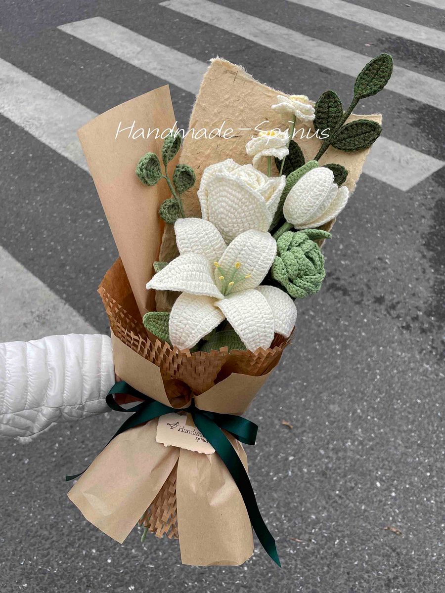 White+Green Rose Crochet Knit Bouquet product image (1)