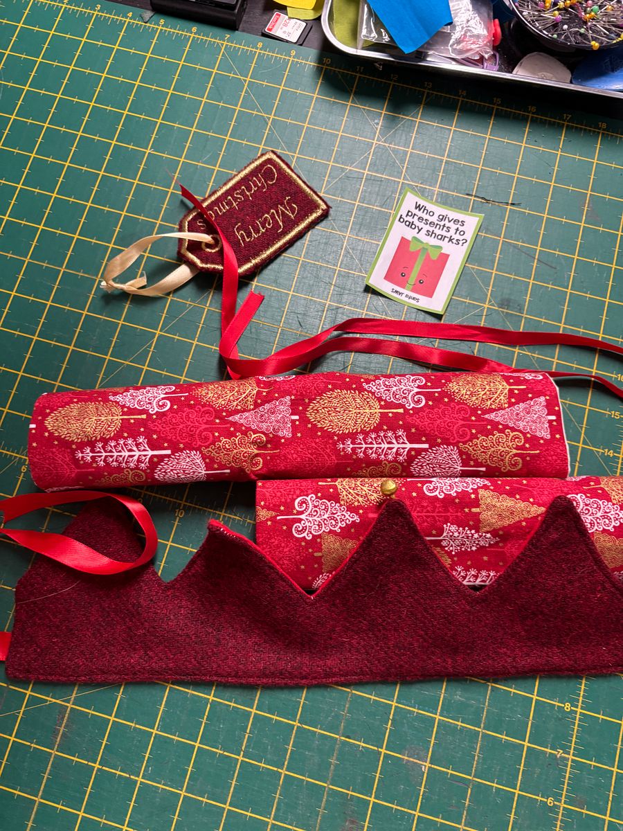 Festive Duo Christmas Cracker product image (3)