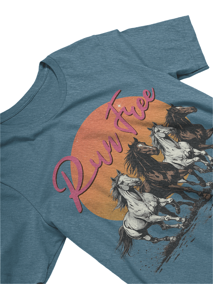 The "Run Free" Retro Horses Bella T-Shirt product image (29)