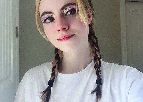 Makeup 💋, Tom Tom 🐾, Outside Time 🌾⛰
.
.
.
.
.
#photodump #catlady #tabbycat #lake #mountains #dessert #makeup #glitter #self...