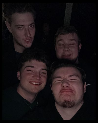 Restrospective post číslo 1, koncert číslo jedna v mém životě, úžasný @almostmonday a @littleimage 🔥 úžasný čas s @_dave_39_ ...