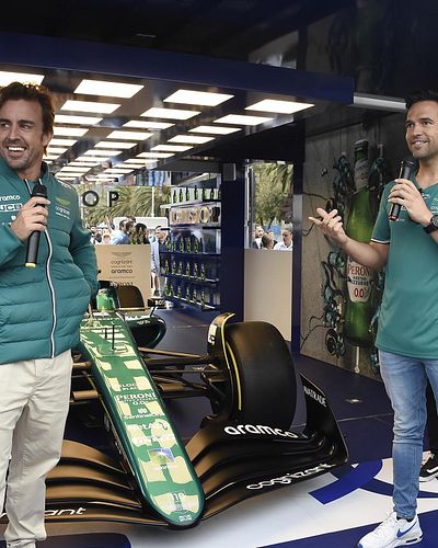 Día 1, GP España de Fórmula 1. Evento con Fernando y Aston Martin. La afición y la ilusión que hay por Fernando y la F1 es im...