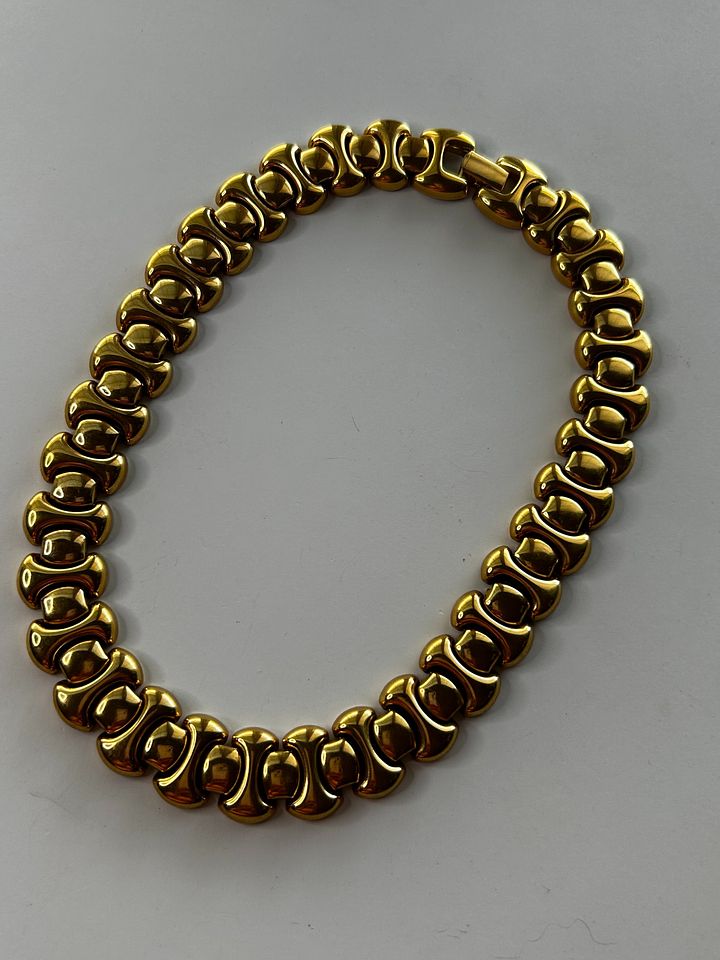 Vintage Trifari Gold Tone Choker Necklace product image (1)