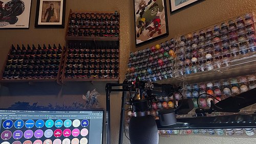Spent the evening organizing my desk and paints. Having a tidy workspace makes me happy.
#miniaturepainting #proacryl #citade...