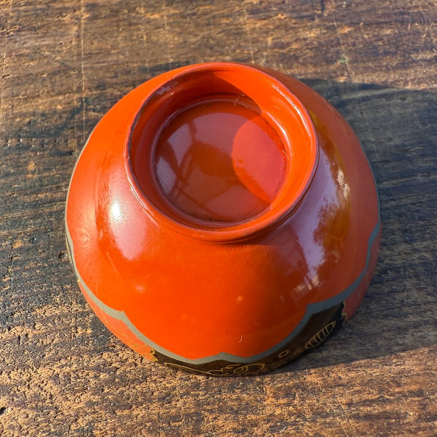 🎎 Mid-Showa Japanese Lacquered Guinomi – Mt. Fuji & Miho no Matsubara – Japan Antique Roadshow product image (2)