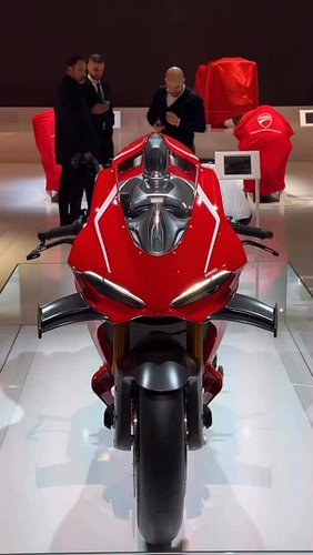 DUCATI V4R BEAST #emica #ducati #ducatipanigale #superbike #motorcycle #ducativ4r