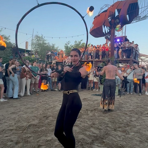 Last weekend performing at @thuishaven 🤩 Together with @theworldofsten we brought some heat to the party 🔥🔥 

Thanks for film...
