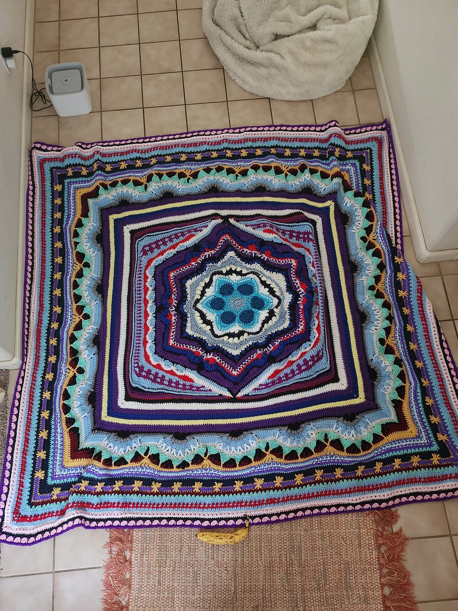 Cosmic crochet blanket product image (3)