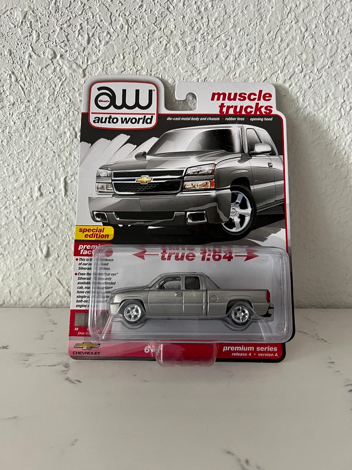 Auto World 2006 Chevy Silverado SS Truck (Extended Cab w/Fleetside Bed) (Fine Silver Birch Metallic) 1:64 Diecast product image (1)