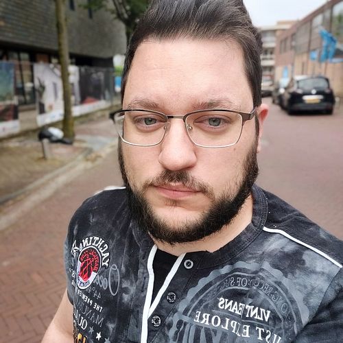 eww, it's me. I did get my new glasses though!
#selfie #me #glasses #iwishiwereacat