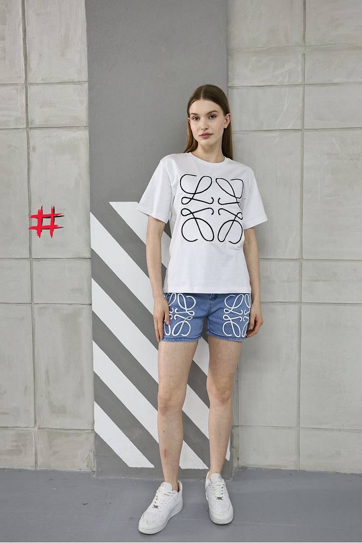 Luxury Women T-Shirt & Jeans Short product image (1)
