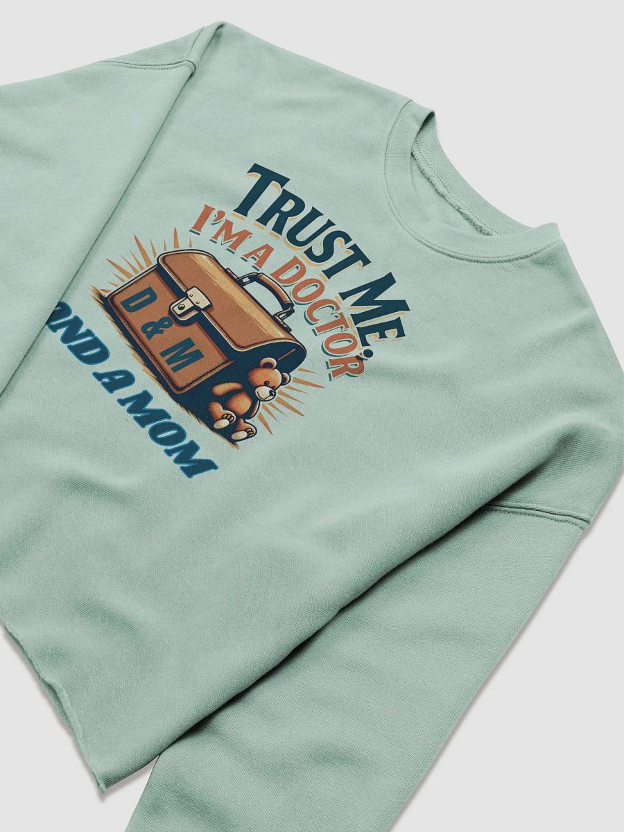 Doctor Mom Illustrated Crop Sweatshirt product image (15)