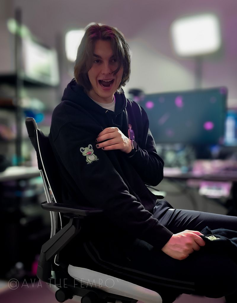1st Gen Frog Hoodie: Froodie