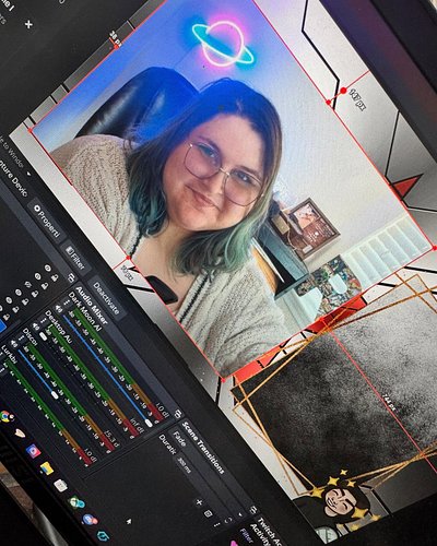 First midday stream! Come say hi! Twitch.tv/itsRAEx