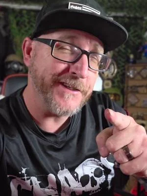 Follow me to learn all about the US Army. DISCLAIMER: No soldiers were harmed, bribed, or emotionally blackmailed in the making of this video. Any resemblance to real soldiers being forced to say nice things is purely accidental… and hilarious.