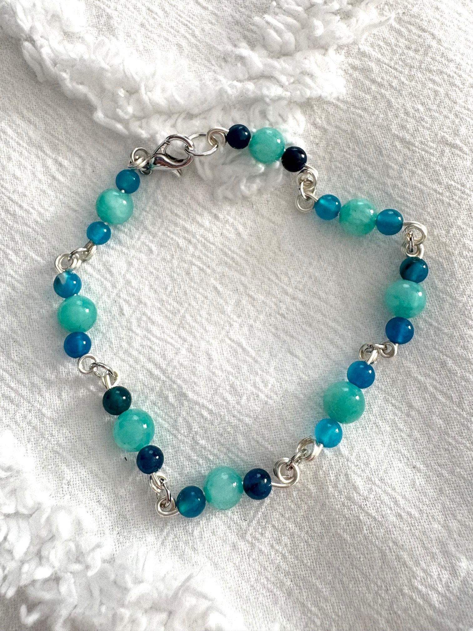 MFD-00272 | Pebble Sea Glass Bracelet | Wire Wrapped Links | by Monique Faella Designs™ product image (3)
