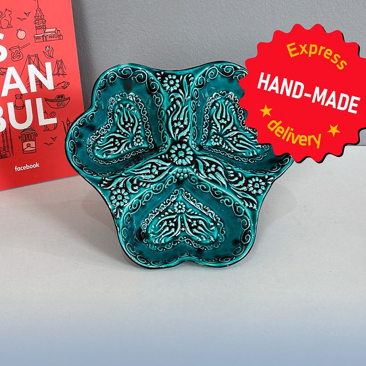 Ceramic snack dish (hearts) — handmade pottery product image (1)