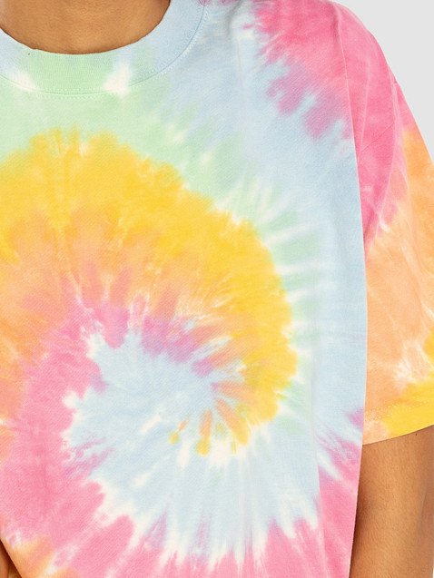 Photo showing Shaka Wear Oversized Tie-Dye T-Shirt