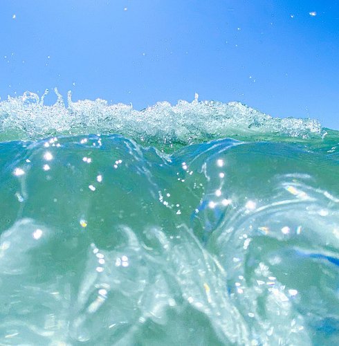 Caught the wave 🌊 
#sea #travelukraine #mobilephotography #shotoniphone #waves