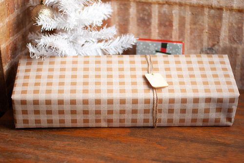 🎁 Gift wrapping available 👉🏼 swipe to unwrap

#giftwrap #giftguide #reelfindsworkshop #handcrafted #giftideasformen #recordin...