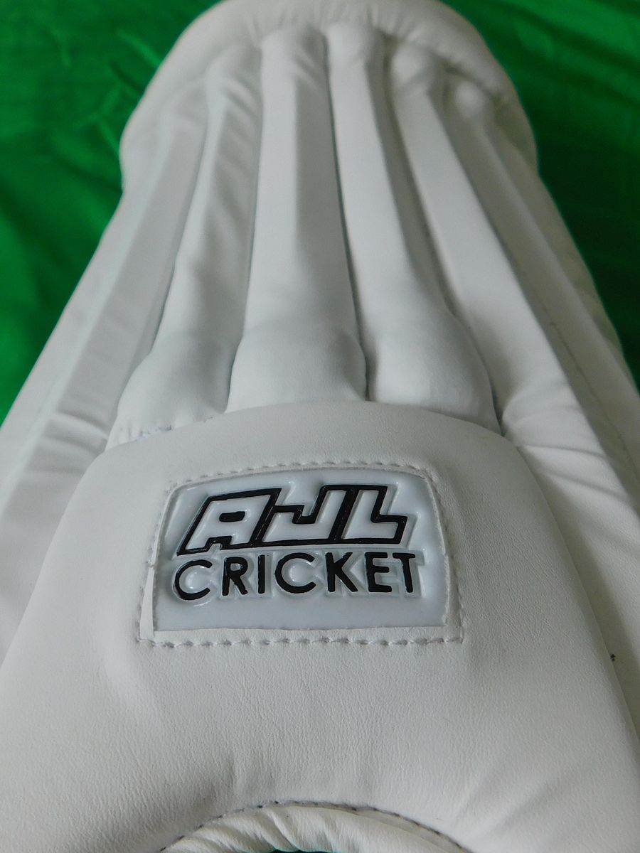 Cricket Pads - Adult Medium product image (6)