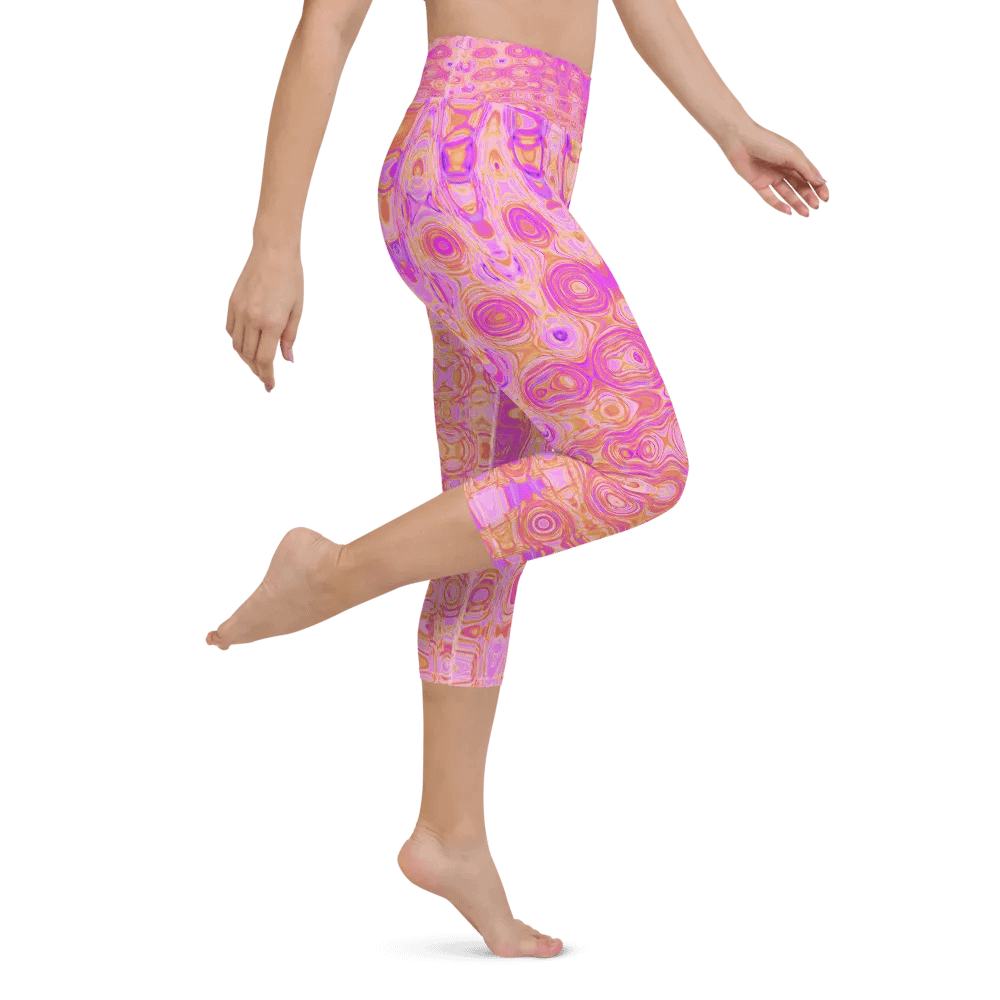 Cool Abstract Pink and Magenta Atomic Retro Zigzags Capri Yoga Leggings product image (4)
