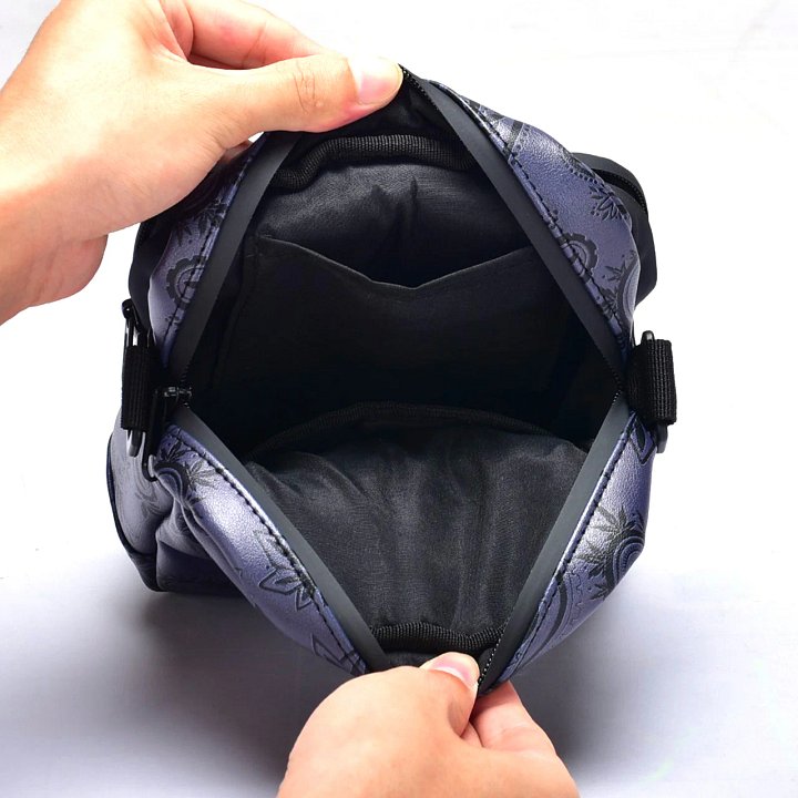 Death Row Records - Tha Essentials - Smell-Proof Crossbody Bag - Midnight product image (2)