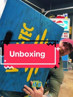 The biggest one yet (that’s what she said) #unboxing #wow #crazy #insane #gift #community #love #hope #happy #wedding #gifts 