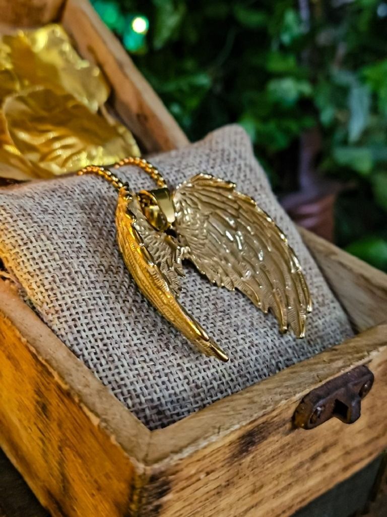 The Armored Kingdom Golden Guardian Wings of Glory Necklace product image (2)