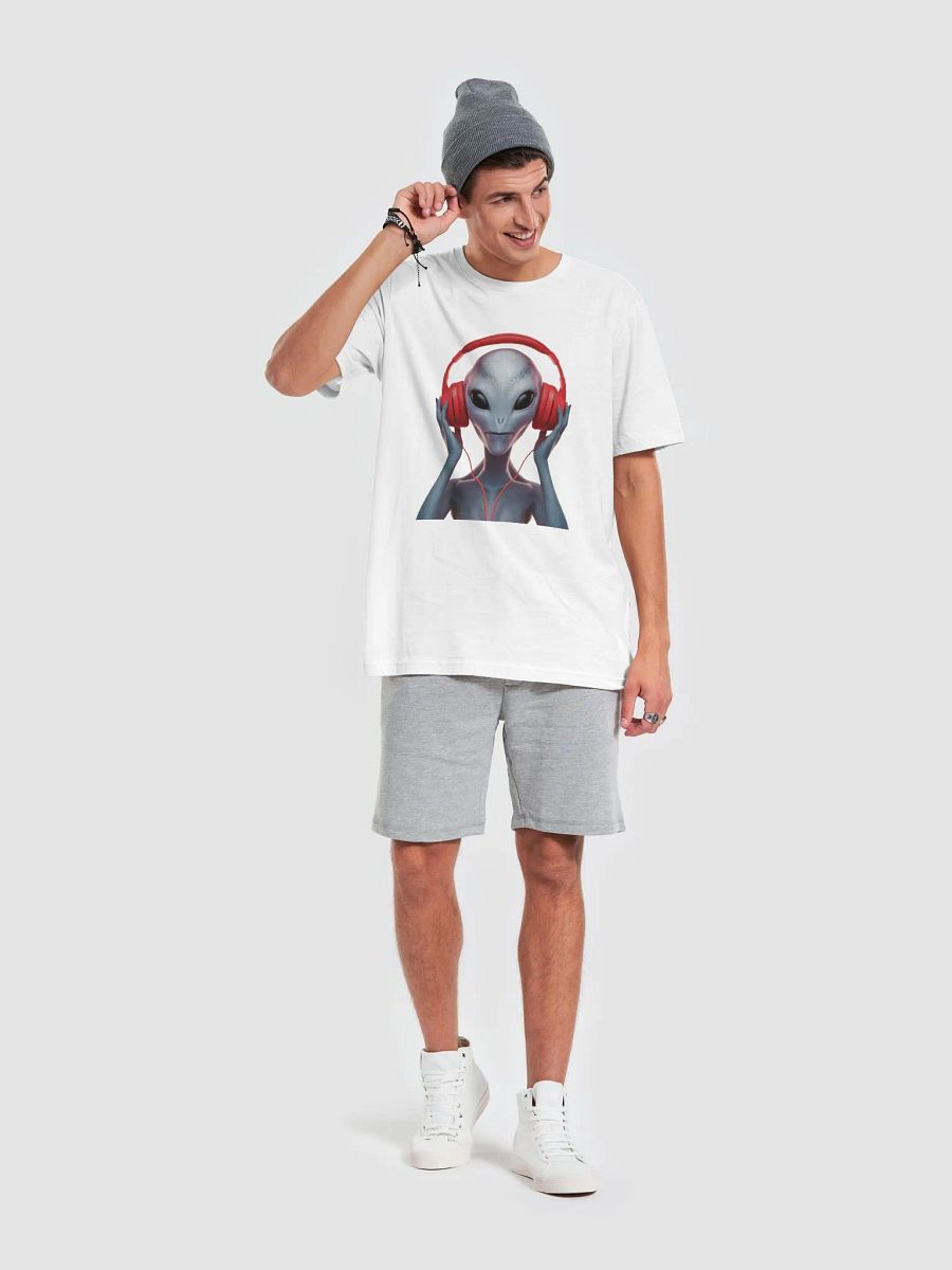 Alien #5, listening to music product image (4)