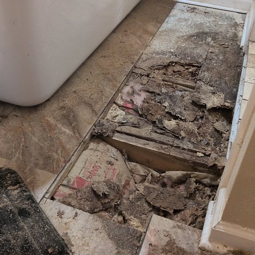 Just a small before and after of the bathroom floor! Thank you so much to my older brother for helping me with this! I plan o...