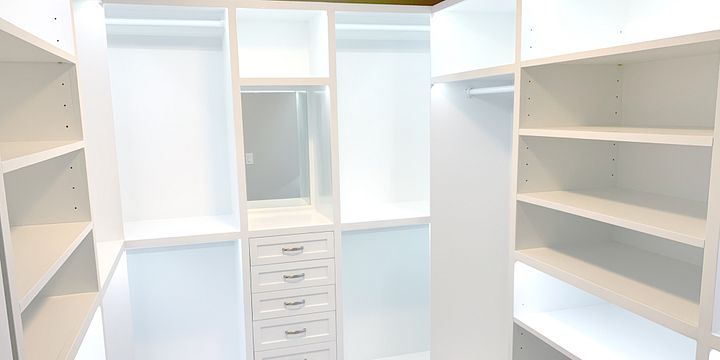 Walk In Master Closet - Woodworking Plans and 3D SketchUp Model product image (2)