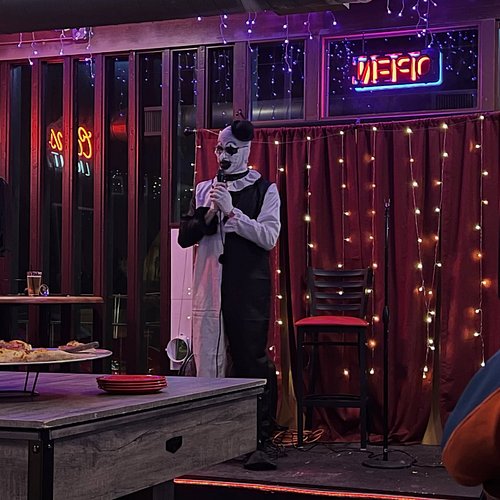 Horror Con and the show at @bigfootpizzaandbar were both so much fun this weekend! 

Big thanks to @narinvann for putting up ...