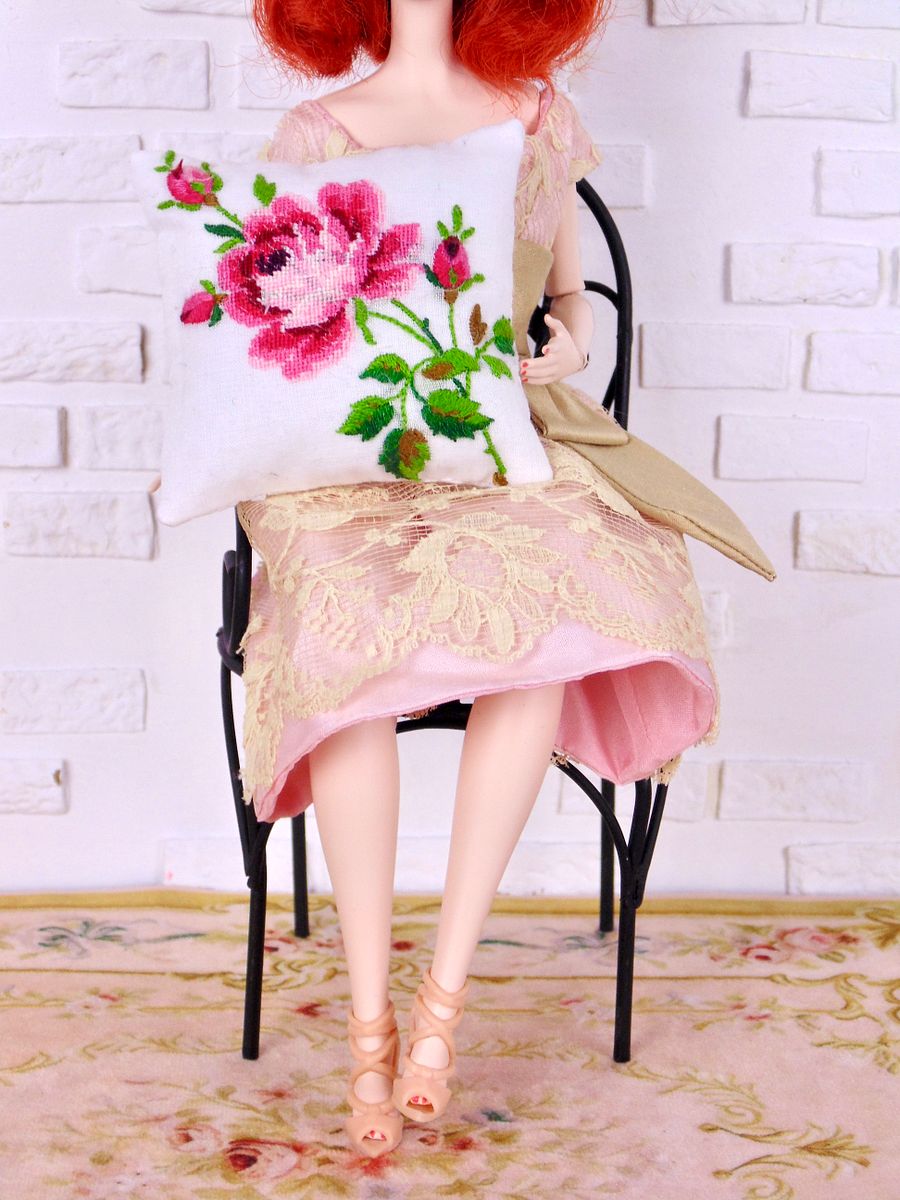 1:6 scale metal chair for 12” fashion dolls product image (4)