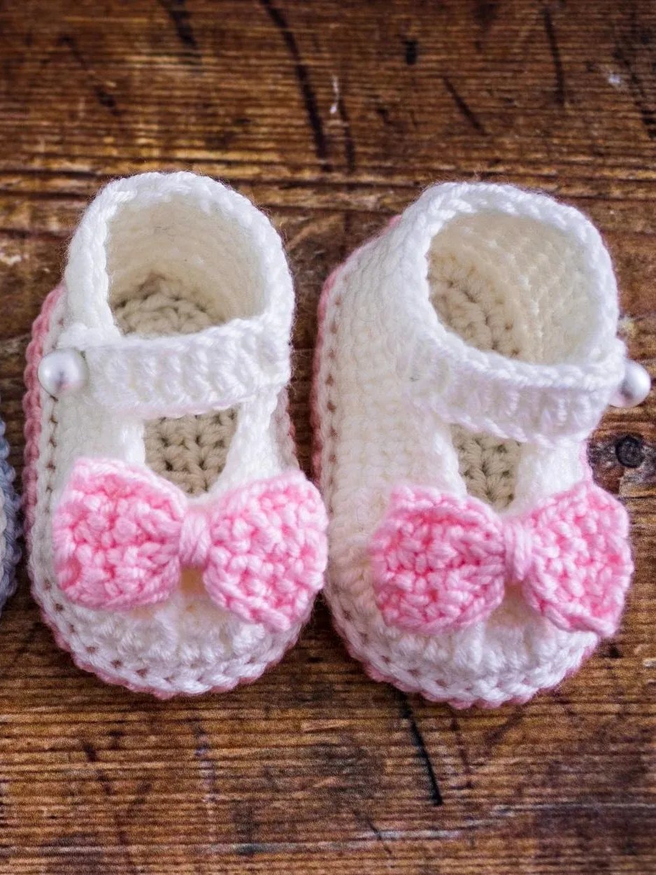 Crochet Pattern: Sweet Baby Shoes (with Bow) product image (8)
