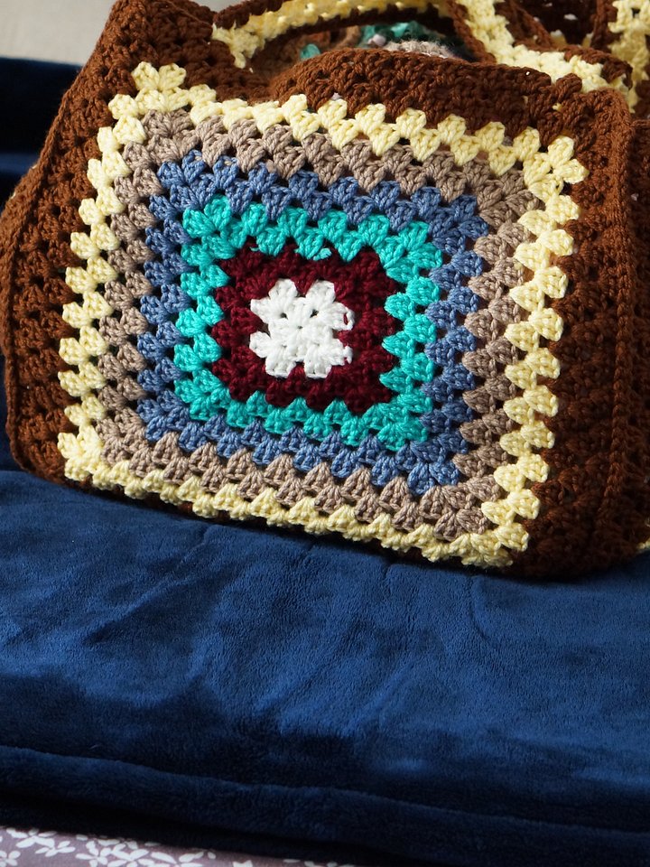 Granny square beach bag pdf pattern product image (2)