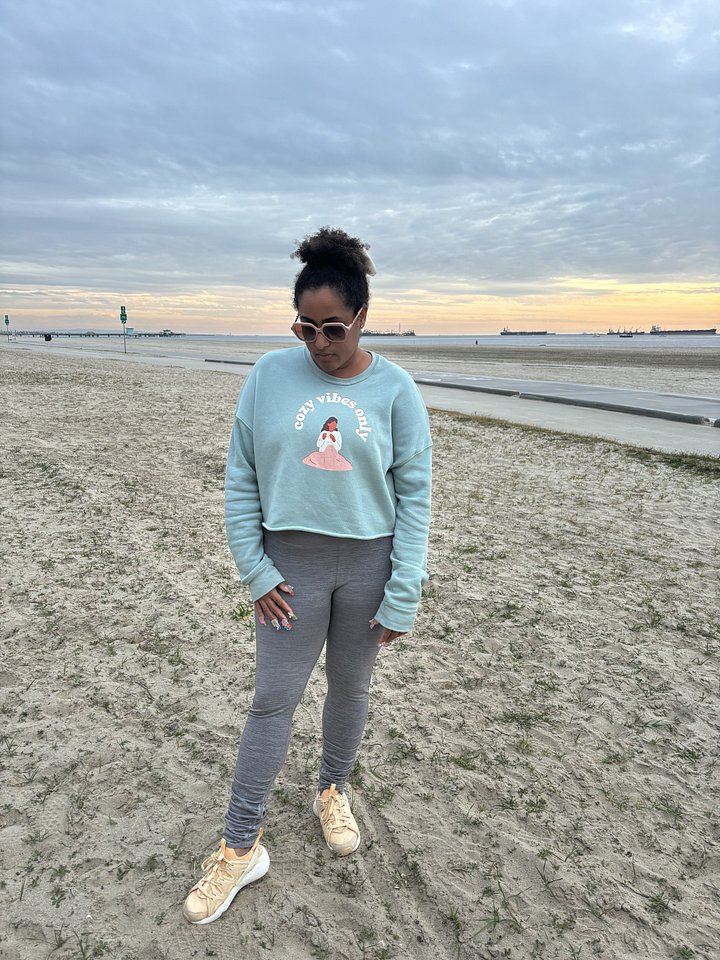 Cozy Mille Cropped Sweatshirt product image (2)