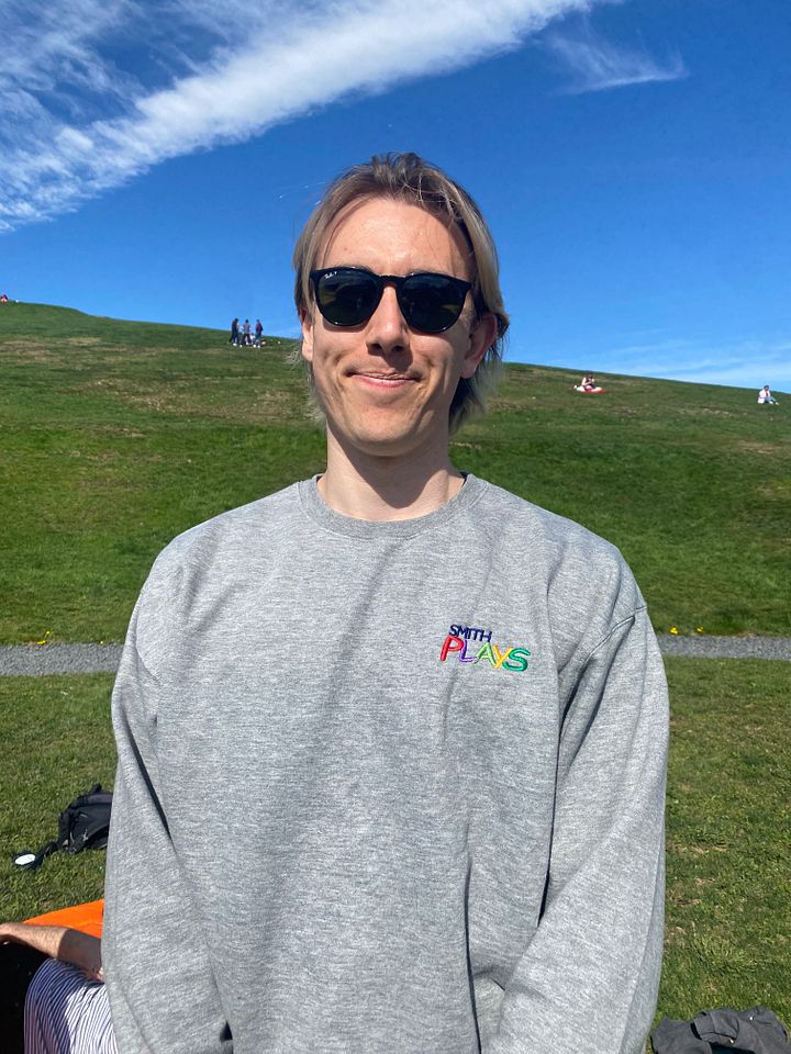 SMITHPLAYS Color Hoodie product image (2)