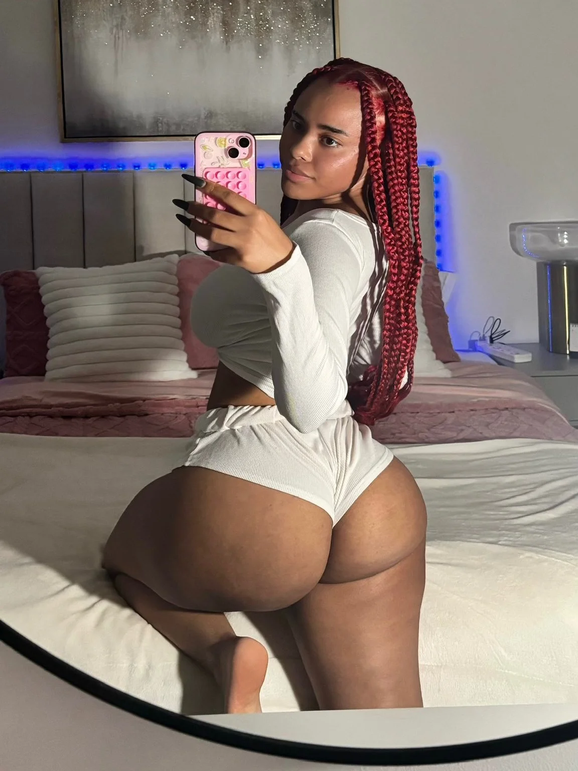 BUBBLE BOOTY OF MODEL REVEAL product image (8)