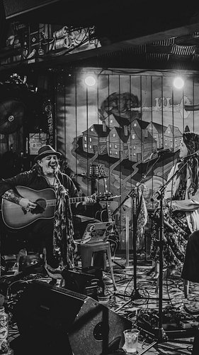 Endless gratitude to @scottbastonthecreative and @theneuropercussionist—the brilliant minds behind The Headstrings Collective...