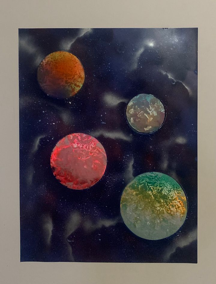Planet Spray paint art product image (1)