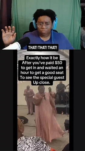 I had to join in with the movement 😂 

#realpandaqueen #reaction #singing #funny #twitchstreamer